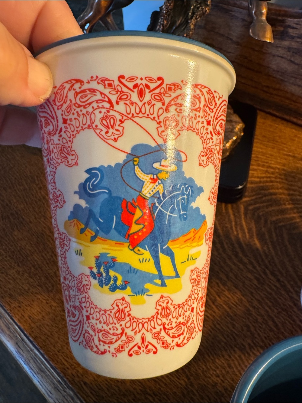 Charming Western-Illustrated Drinking Cups - Picture 2 of 8
